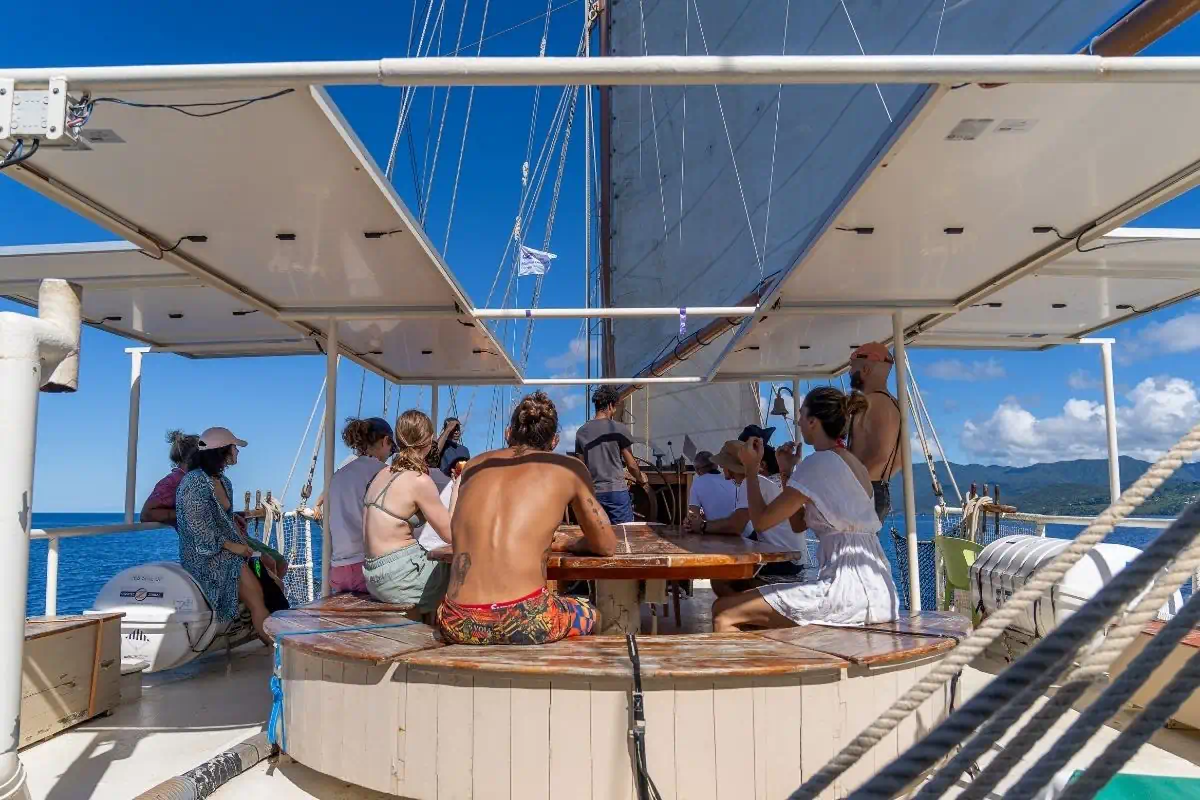 Nuitée au mouillage à bord du Stahlratte